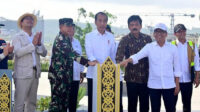 Presiden Joko Widodo meresmikan Taman Kusuma Bangsa yang terletak di kawasan Ibu Kota Nusantara (IKN), Kabupaten Penajam Paser Utara, Provinsi Kalimantan Timur, pada Senin, 12 Agustus 2024.