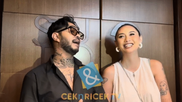 Hamil Anak Kedua, beby Tetap Setia Temani Onad Bekerja