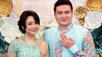 Chikita Meidy dan suami Indra Adhitya saat masih bersama – kini terlibat konflik dugaan penyalahgunaan dana