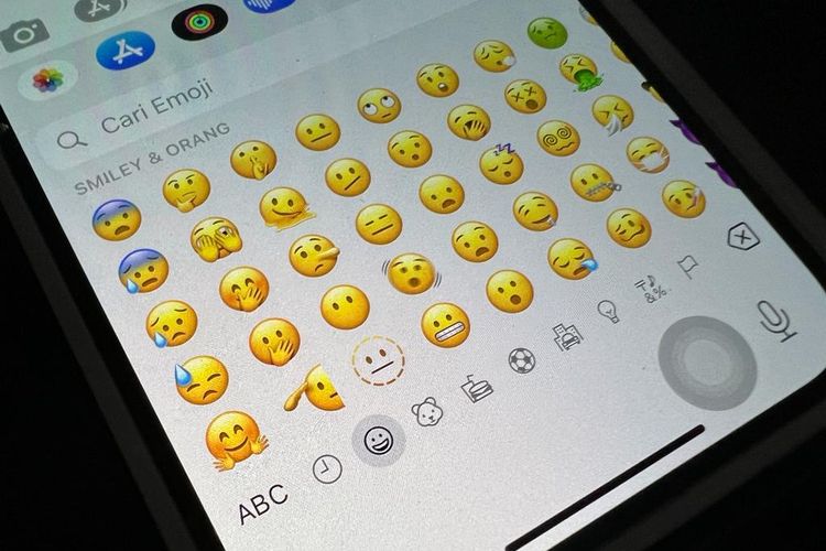Ilustrasi Emoji Emoji Yang Sering Disalahartikan Dalam Percakapan Digital