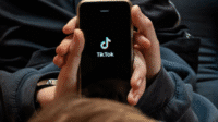 Ilustrasi fitur TikTok Symphony berbasis AI generatif untuk iklan digital