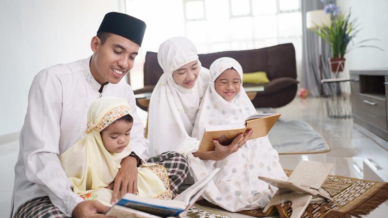 Ilustrasi Umat Islam Berdoa Menyambut Keutamaan Bulan Muharam Dan Hari Asyura