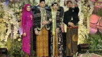 Mulan Jameela dan Ahmad Dhani di acara ngunduh mantu Al Ghazali tanpa kehadiran Maia Estianty.
