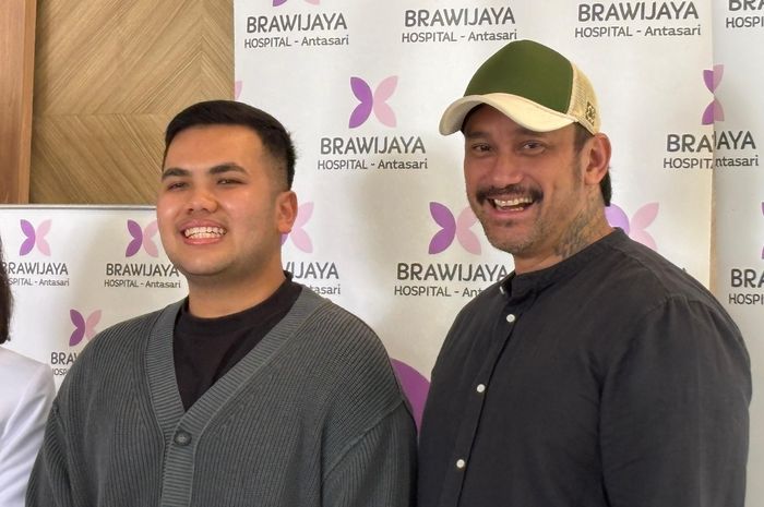 Tora Sudiro Bersama Menantunya Di Rs Brawijaya Saat Menyambut Cucu Pertama, Kanoadria Adenang Lubis