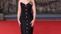 Gaya Scarlett Johansson Di Karpet Merah Jurassic World Rebirth Berlin 1750298381010