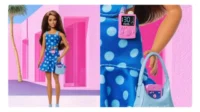 Boneka Barbie Edisi Diabetes Tipe 1 Dengan Pompa Insulin Pink Dan Monitor Glukosa Di Lengannya
