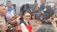 Nikita Mirzani Hadir Di Sidang Kasus Pengancaman Dan Tppu Di Pn Jakarta Selatan