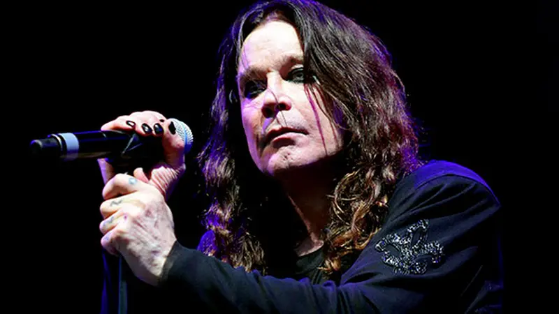 Ozzy Osbourne Tampil Penuh Karisma Dalam Salah Satu Konser Ikonisnya