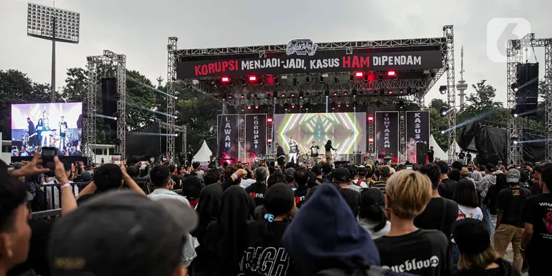 Pengunjung Memadati Kawasan Gbk Saat Event Musik Dan Festival Akhir Pekan