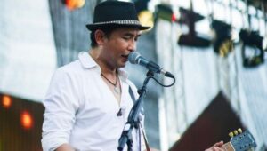 Piyu Saat Menyampaikan Sikap Soal Lisensi Lagu Dalam Konferensi Di Jakarta