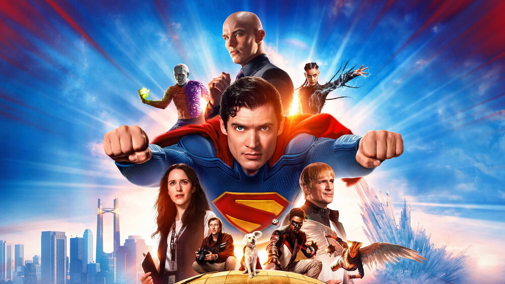 Poster Film Superman 2025 Dengan Siluet Pahlawan Terbang Di Langit Malam