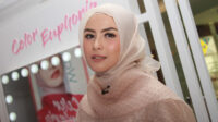 Revalina S Temat Tampil Berhijab Dan Percaya Diri, Selektif Dalam Memilih Pekerjaan Demi Keluarga Dan Prinsip Hidup