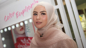 Revalina S Temat Tampil Berhijab Dan Percaya Diri, Selektif Dalam Memilih Pekerjaan Demi Keluarga Dan Prinsip Hidup