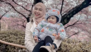 Ria Ricis Dan Moana Berpose Bersama