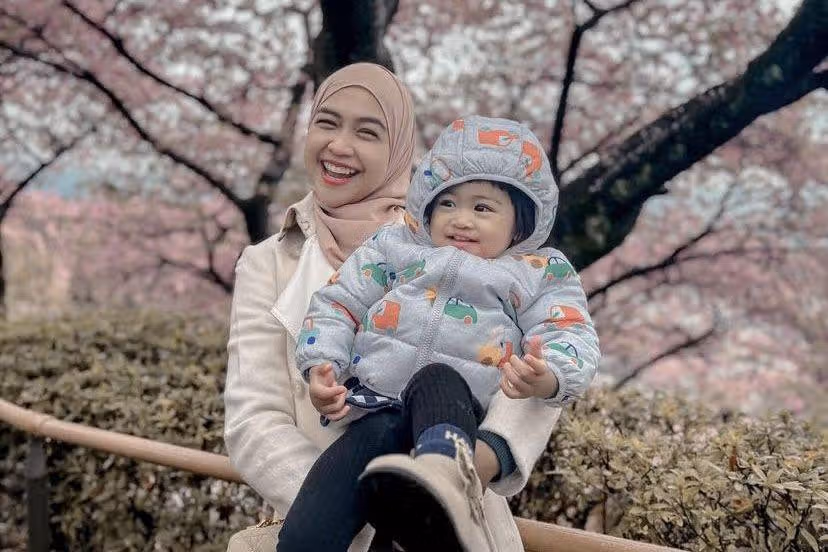 Ria Ricis Dan Moana Berpose Bersama