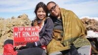 Saykoji Dan Istri Saat Mendaki Gunung Rinjani Melalui Jalur Sembalun