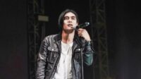 Charly Van Houten umumkan hadiah untuk band yang bawakan lagunya Charly Van Houten Umumkan Hadiah Untuk Band Yang Bawakan Lagunya