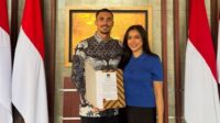 Jessica Iskandar dampingi Vincent dalam proses naturalisasi Jessica Iskandar Dampingi Vincent Dalam Proses Naturalisasi