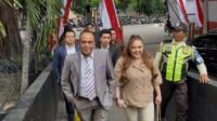 Lisa Mariana tiba di KPK ditemani pengacara Lisa Mariana Tiba Di Kpk Ditemani Pengacara