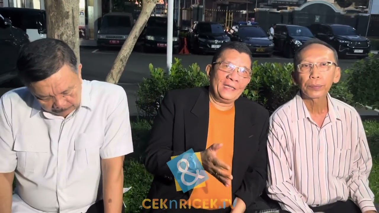 Pengacara Reza Gladys Memberikan Pernyataan Usai Sidang