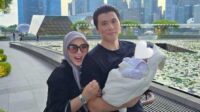 Reino Barack dan Syahrini bersama anak pertama mereka Reino Barack Dan Syahrini Bersama Anak Pertama Mereka