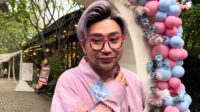 Caren Delano menata busana dan styling photoshoot gender reveal Caren Delano Menata Busana Dan Styling Photoshoot Gender Reveal