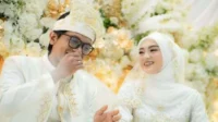 Momen bahagia pernikahan komika Dzawin Nur dan Renny Rachmawati Momen Bahagia Pernikahan Komika Dzawin Nur Dan Renny Rachmawati