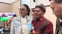 Nikita Mirzani puas dengan kesaksian ahli yang netral, membantu meringankan posisi Kiki di persidangan. Nikita Mirzani Puas Dengan Kesaksian Ahli Yang Netral, Membantu Meringankan Posisi Kiki Di Persidangan