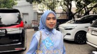 Ria Ricis tersenyum melihat Billy dan Vika di gender reveal Ria Ricis Tersenyum Melihat Billy Dan Vika Di Gender Reveal