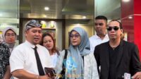 Ayu bantah tuduhan penggelapan dana dan mengaku dipaksa menyerahkan barang di bawah tekanan. Ayu Bantah Tuduhan Penggelapan Dana Dan Mengaku Dipaksa Menyerahkan Barang Di Bawah Tekanan