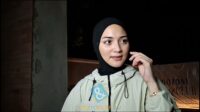 Citra Kirana mengawasi Athar saat merawat hewan peliharaan Citra Kirana Mengawasi Athar Saat Merawat Hewan Peliharaan