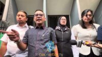 Kuasa hukum Nikita Mirzani memberikan tanggapan di luar ruang sidang Kuasa Hukum Nikita Mirzani Memberikan Tanggapan Di Luar Ruang Sidang