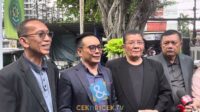 Kuasa hukum Reza Gladys memberikan keterangan pers terkait gugatan wanprestasi Kuasa Hukum Reza Gladys Memberikan Keterangan Pers Terkait Gugatan Wanprestasi