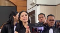 Nikita Mirzani tak terima vonis empat tahun penjara Nikita Mirzani Tak Terima Vonis Empat Tahun Penjara