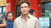 Hamish Daud klarifikasi isu selingkuh di Mapolres Metro Jakarta Selatan Hamish Daud Klarifikasi Isu Selingkuh Di Mapolres Metro Jakarta Selatan