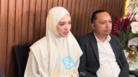Inara Rusli menitikkan air mata saat memberikan klarifikasi isu nikah siri Inara Rusli Menitikkan Air Mata Saat Memberikan Klarifikasi Isu Nikah Siri