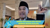 Kegiatan sedekah Jumat Anwar BAB yang penuh makna Kegiatan Sedekah Jumat Anwar Bab Yang Penuh Makna