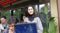 Paula Verhoeven sambangi PA Jaksel klarifikasi dugaan pelanggaran sidang cerai Baim Wong Paula Verhoeven Sambangi Pa Jaksel Klarifikasi Dugaan Pelanggaran Sidang Cerai Baim Wong