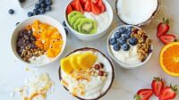 Penyajian yoghurt sehat untuk sarapan dan camilan Penyajian Yoghurt Sehat Untuk Sarapan Dan Camilan