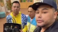 Raffi Ahmad beli tas Hermes Rp500 juta dari Ivan Gunawan Raffi Ahmad Beli Tas Hermes Rp500 Juta Dari Ivan Gunawan