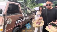 Raisa mengantar jenazah ibunda dengan mata berkaca-kaca Raisa Mengantar Jenazah Ibunda Dengan Mata Berkaca Kaca