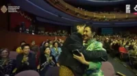 Sheila Dara dan Vidi Aldiano merayakan kemenangan di FFI Sheila Dara Dan Vidi Aldiano Merayakan Kemenangan Di Ffi