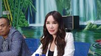 Ade Tya buka-bukaan soal pesan dan panggilan Ari Lasso Ade Tya Buka Bukaan Soal Pesan Dan Panggilan Ari Lasso