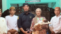 Ahmad Dhani dan Mulan Jameela resmi adopsi bayi perempuan Siti Aminah Ahmad Dhani Dan Mulan Jameela Resmi Adopsi Bayi Perempuan Siti Aminah