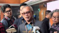 Ari Bias menggugat Rp4,9 miliar atas dugaan penggunaan lagu tanpa izin dalam konser yang turut melibatkan Agnez Mo. Ari Bias Menggugat Rp4,9 Miliar Atas Dugaan Penggunaan Lagu Tanpa Izin Dalam Konser Yang Turut Melibatkan Agnez Mo