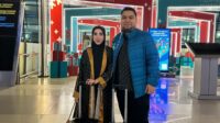 Dbiebet Owner Travel AHW dan suami melepas keberangkatan jamaah umrah Private VIP perdana di bandara Dbiebet Owner Travel Ahw Dan Suami Melepas Keberangkatan Jamaah Umrah Private Vip Perdana Di Bandara