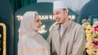 Kartika Putri bersama Habib Usman sambut kelahiran Muhammad Ali Kartika Putri Bersama Habib Usman Sambut Kelahiran Muhammad Ali