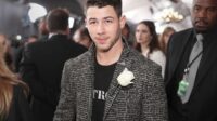 Nick Jonas rayakan 20 tahun hidup dengan diabetes tipe 1 sambil tetap produktif Nick Jonas Rayakan 20 Tahun Hidup Dengan Diabetes Tipe 1 Sambil Tetap Produktif