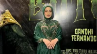 Celine Evangelista jelaskan alasan tampil tanpa hijab di film horor Penunggu Rumah Buto Ijo Celine Evangelista Jelaskan Alasan Tampil Tanpa Hijab Di Film Horor Penunggu Rumah Buto Ijo