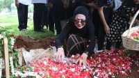 Kronologi Kematian Ayah Venna Melinda, Pingsan Saat Hendak Pijat Kronologi Kematian Ayah Venna Melinda, Pingsan Saat Hendak Pijat
